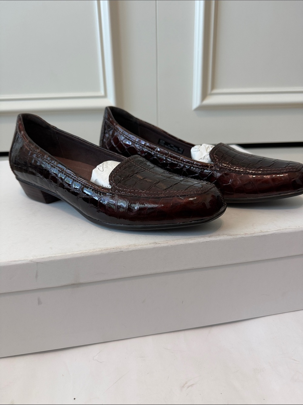 Women's Clarks Croc-Embossed Leather Loafers in Dark Brown